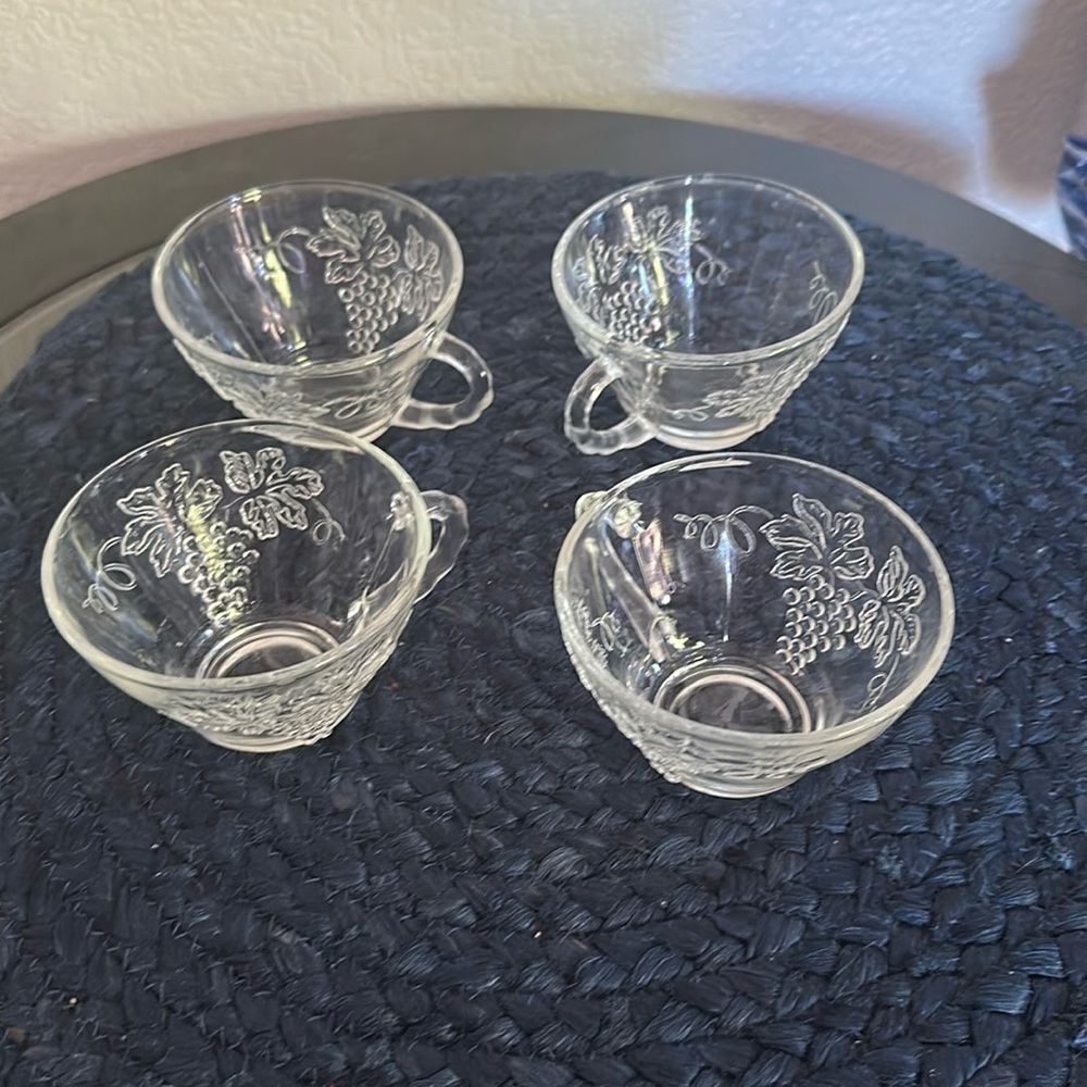 Anchor Hocking Vintage  Clear Glass Cups  Only Grape & Vine Design LOT of 4